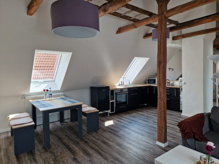 Wohn- und Essbereich Offener Wohn- und Essbereich mit viel Tageslicht